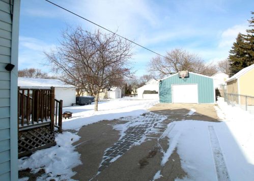 914 Otter Ave, Oshkosh, WI 54901-5445