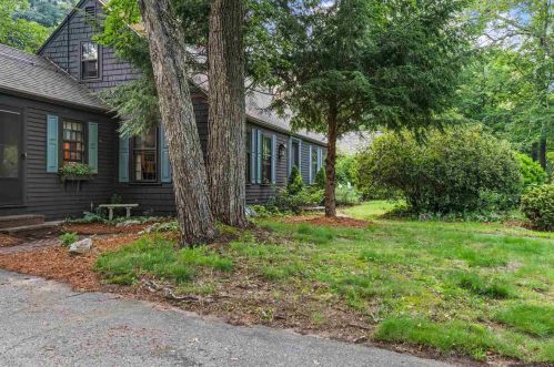 1 Martingale Rd, Amherst NH  03031-2625 exterior