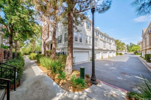 26825 Willow Creek Ln, Santa Clarita, CA 91355-5213