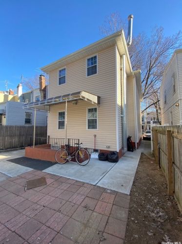 80-65 89th Ave, Jamaica, NY 11421-2410