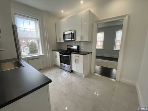 244 Lawton Ave, Cliffside Park, NJ 07010-2431