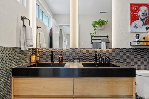 3987 Broadlawn St, San Diego CA 92111-3318 exterior