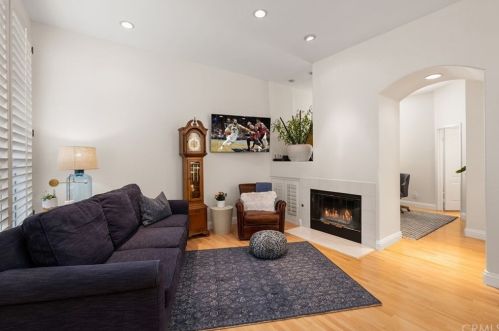 1051 Volterra Way, Anaheim, CA 92808-2433