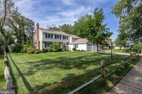 116 Howard St, Riverton, NJ 08077-1164