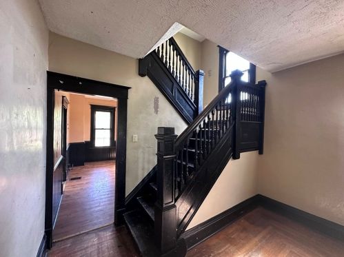 703 Prindle St, Hermitage PA  16146-2756 exterior