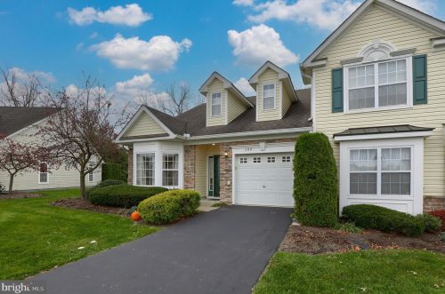 106 Village Dr, Blandon, PA 19510-9496