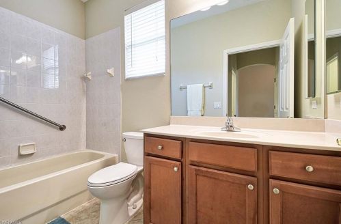 14346 Manchester Dr, Naples FL  34114-8626 exterior