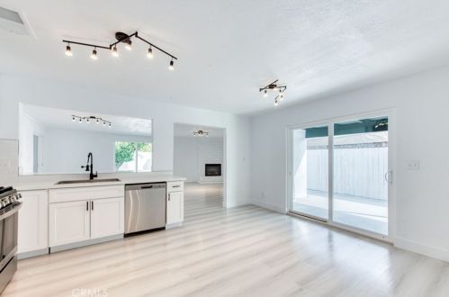 4747 Kaviland Ave, Fresno CA  93725-1716 exterior