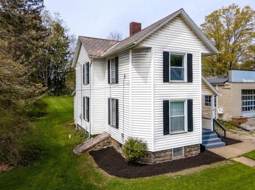 220 New Castle St, New Wilmington, PA 16142-1036