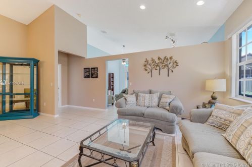 15726 16 Ct, Hollywood FL 33026-0509 exterior