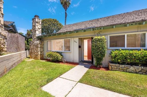 3636 Country Club Dr, Long Beach, CA 90807-3826