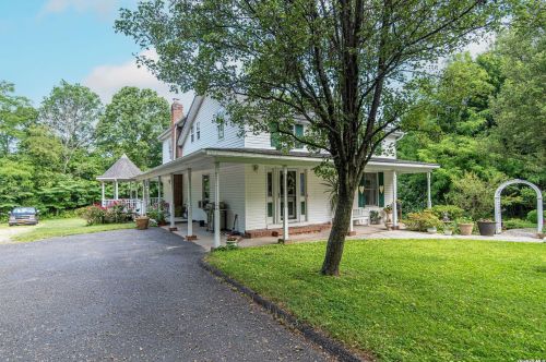 209 Country Rd, Mount Sinai NY  11766-1509 exterior