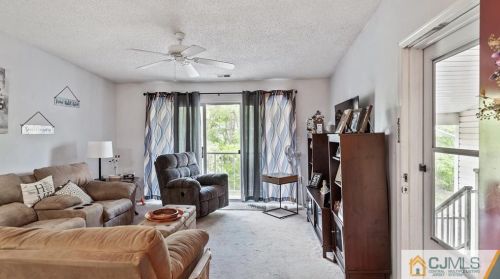 16 Willow Ct, Trenton NJ  08619-4626 exterior