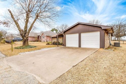 408 Fairview St, Keene, TX 76059-2316