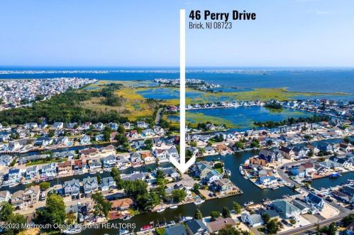 46 Perry Dr, Bricktown NJ  08723-7522 exterior