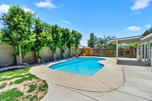 2428 3rd St, Madera CA  93637-4254 exterior