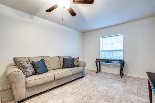 4518 Falls Dr, Dallas TX  75211-6405 exterior