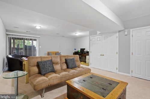 6724 Emmanuel Ct, Gainesville VA  20155-1492 exterior