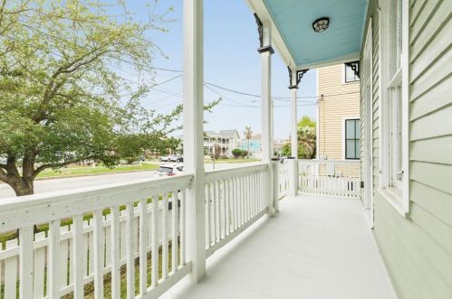 406 17 St, Galveston TX 77550-4968 exterior