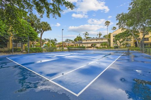 2305 Congress Ave, Boynton Beach FL  33426-7434 exterior