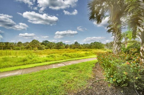 2534 Creekside Dr, Fort Pierce FL  34981-5100 exterior