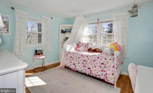 6618 Huntsman Blvd, Springfield VA 22152-2622 exterior