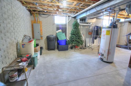 710 Willow Bend Dr, Waterford WI  53185-4281 exterior