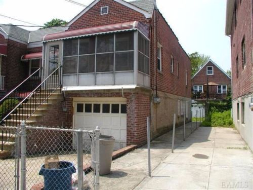 4337 Wilder Ave, Bronx, NY 10466-1823