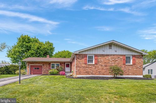 2211 Charwood Dr, Wilmington, DE 19810-2801