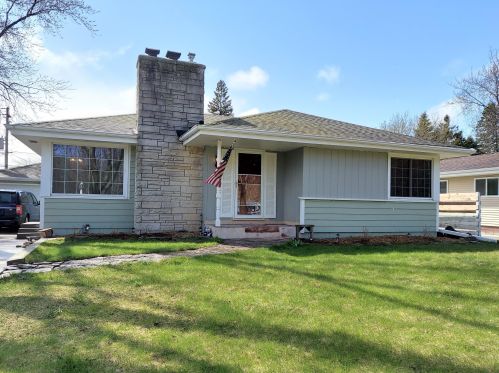 6027 Lake Dr, Cudahy WI  53110-3126 exterior