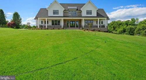 16067 Waterford Crk Cir, Hamilton VA  20158-3342 exterior