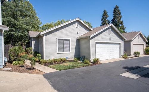 6472 Laguna Mirage Ln, Elk Grove, CA 95758-5463