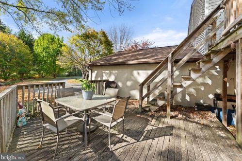 16309 Poplar Hill Rd, Haymarket VA  20169-2101 exterior