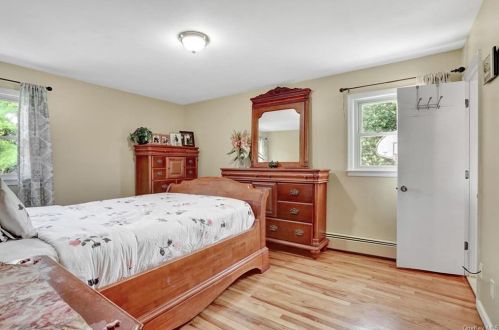 108 Nantucket Dr, Fishkill NY  12524-1021 exterior