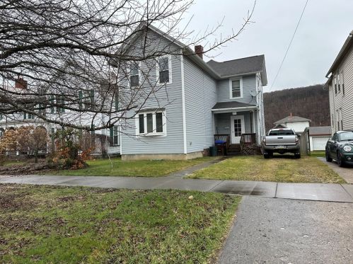 530 Liberty St, Franklin, PA 16323-1057