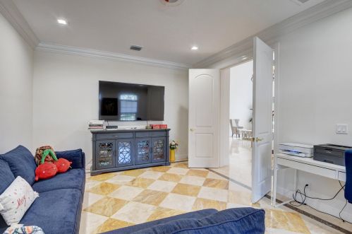 8696 Valhalla Dr, Delray Beach FL  33446-9568 exterior