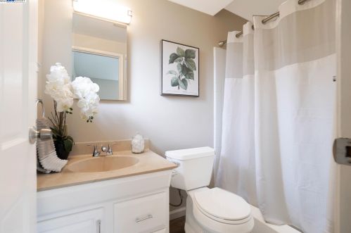 18327 Joseph Dr, Hayward CA  94546-2203 exterior