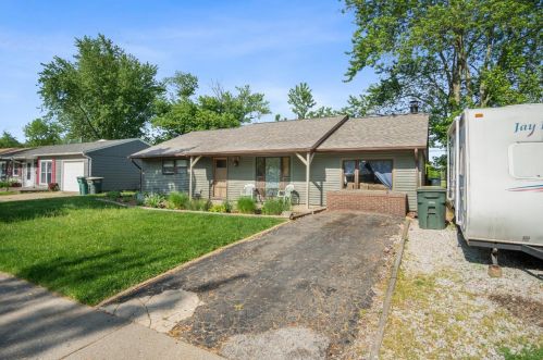 1301 Lind Ln, Valpo, IN 46383-4042