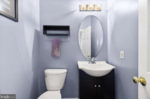 10056 Naughton Ct, Bristow VA  20136-3068 exterior