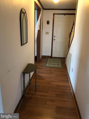 102 Massanutten St, Edinburg VA  22824-9313 exterior