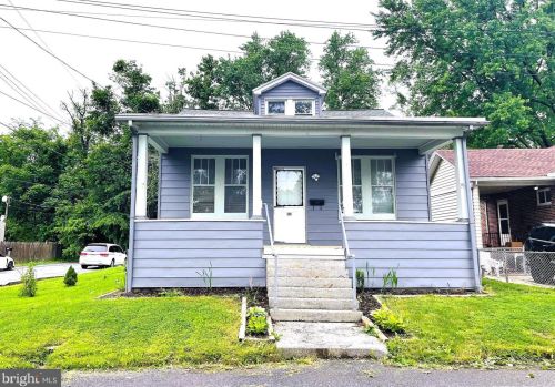 500 Willow St, Highspire, PA 17034-1536