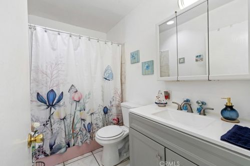 945 Locust Ave, Long Beach CA  90813-5805 exterior