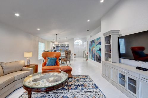 11652 Castellon Ct, Boynton Beach FL  33437-4085 exterior