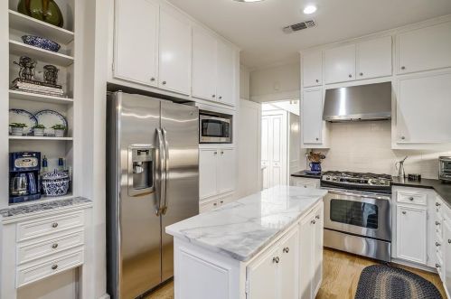 2131 Warner Rd, Fort Worth TX  76110-1747 exterior