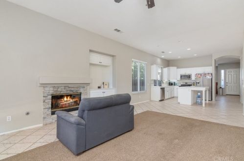 27401 Stanford Dr, Temecula CA 92591-2847 exterior