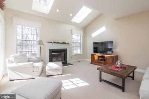 830 Creekview Dr, Blue Bell PA 19422-2729 exterior