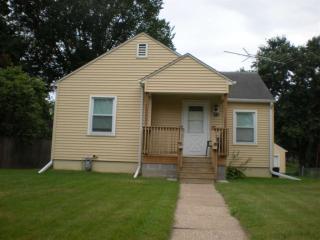 2732 3rd St, Clinton, IA 52732-1814