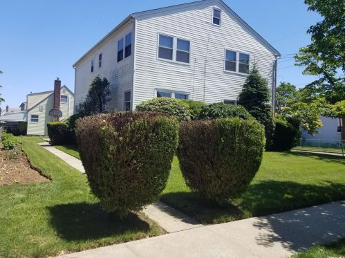 1301 Lowell Ave, New Hyde Park NY  11040-4246 exterior
