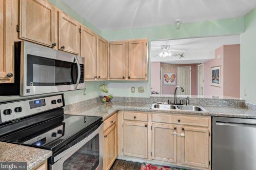 1528 Macintosh Way, Hummelstown PA  17036-8727 exterior