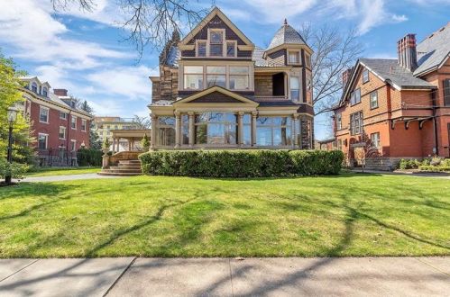 820 Devonshire St, Pittsburgh, PA 15213-2908